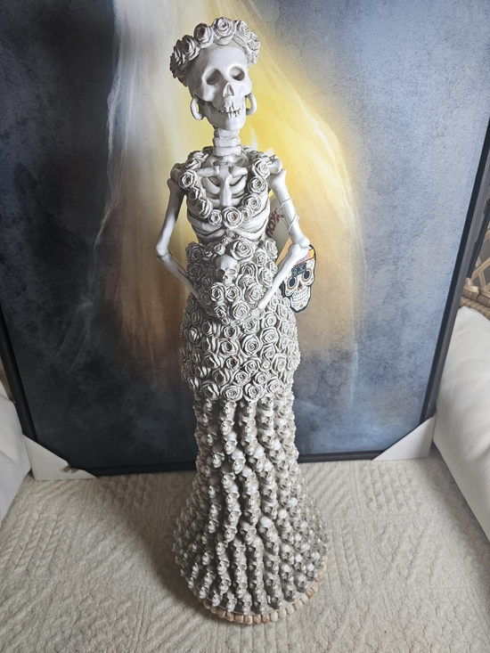 Other - 24" XL Day of the Dead Skeleton Bride w/All Skulls & Roses Dress Statue Figurine